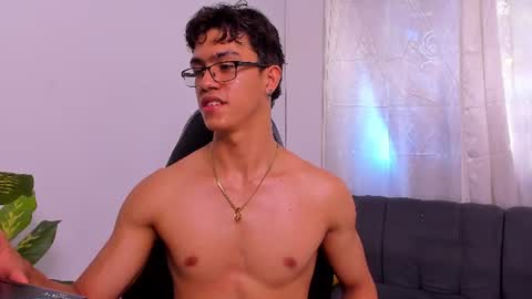 DAVID WILLIAM online show from August 12, 2:52 pm
