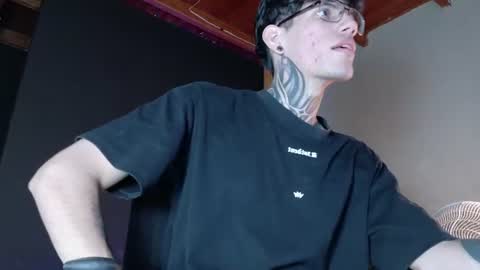 daviid_huge online show from August 8, 2:22 am