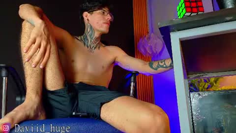daviid_huge online show from August 14, 7:45 am