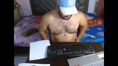 davinson_lopez35 online show from June 4, 7:01 am