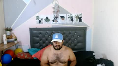 davinson_lopez35 online show from July 5, 8:01 pm