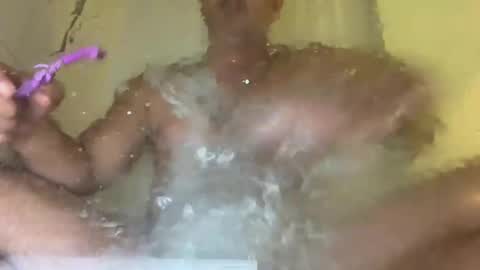 davoszz online show from August 8, 12:05 pm