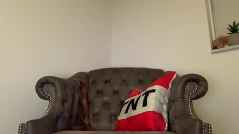 davoszz online show from August 15, 2:26 am