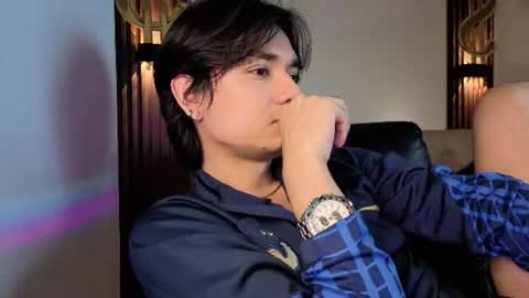 davoxer online show from August 15, 4:49 am