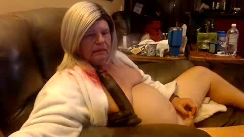 dawndoesall online show from July 17, 2:33 am