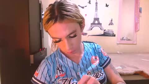 dayanna_01_ online show from August 17, 8:47 pm