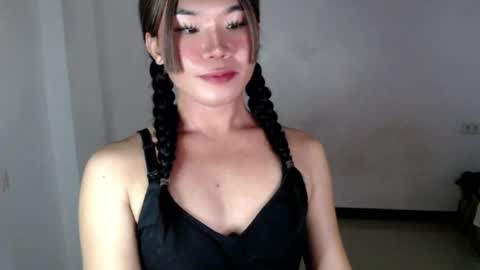 dazzzlingcarol online show from August 6, 8:30 pm