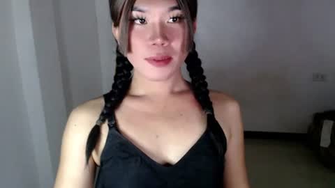 dazzzlingcarol online show from August 10, 4:30 pm