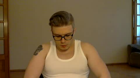 dbasil26 online show from August 14, 3:04 pm