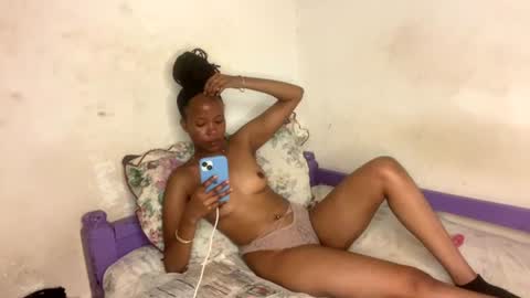 de_maskedcouple online show from June 15, 10:30 pm