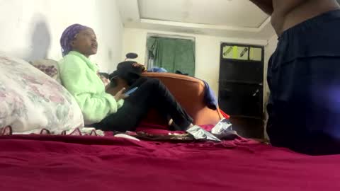 de_maskedcouple online show from July 12, 1:34 am