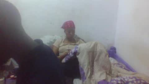 de_maskedcouple online show from July 14, 12:38 am