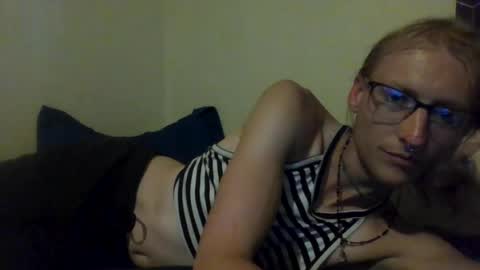 DeadHoeFreak online show from August 1, 11:00 pm