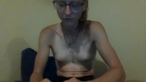 DeadHoeFreak online show from August 2, 5:47 am