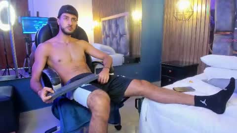 Dean Aimee online show from August 11, 1:24 pm