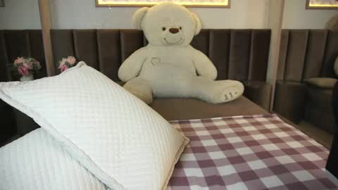 dearboyy_ online show from March 26, 2:16 am