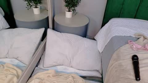 Dearluana online show from August 1, 12:49 am