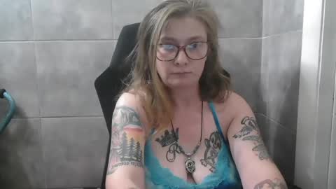 DEBBIE online show from August 15, 2:26 am