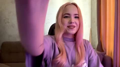 debora online show from February 25, 7:50 am