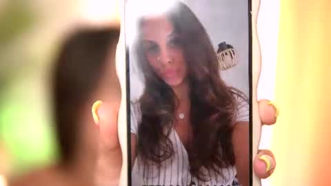 Debs online show from August 11, 12:18 pm