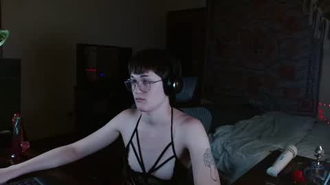 decemberholiday online show from July 29, 1:01 am
