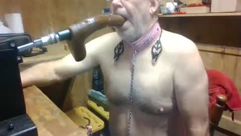 deepthroat227 online show from March 13, 2:46 pm