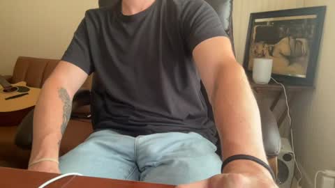 Derin Yung online show from August 10, 4:41 pm