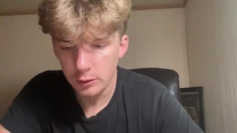 Derin Yung online show from August 12, 11:34 am