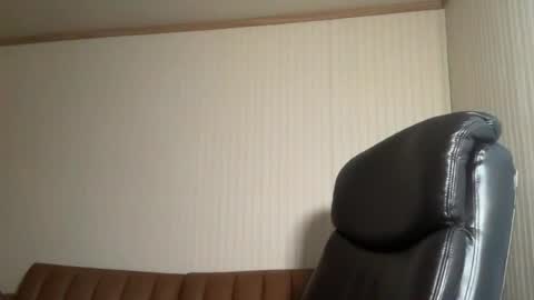 Derin Yung online show from August 13, 10:40 am