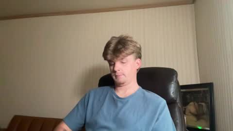 Derin Yung online show from August 13, 11:46 am