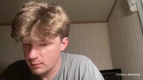 Derin Yung online show from August 15, 9:46 am