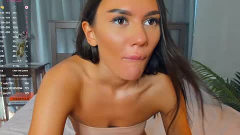 Laura online show from August 1, 1:06 pm