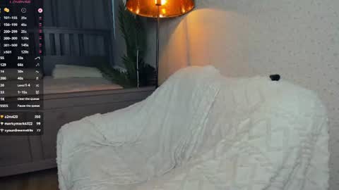 Laura online show from August 2, 9:38 am