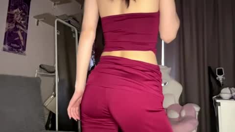 Hello everyone Im Tessa and this is my first day here Were going to have fun together  online show from April 24, 3:05 pm