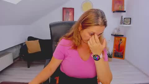DeliciousLolly online show from August 10, 9:55 am