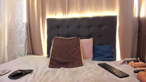 Delilah  online show from August 9, 10:44 pm