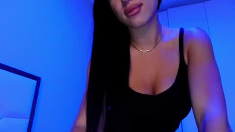 delly_love online show from August 12, 9:28 pm
