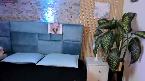 Delia online show from August 15, 3:38 pm