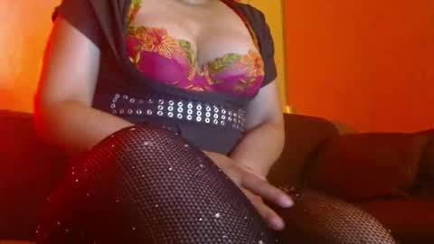 Delphine online show from June 5, 7:08 pm