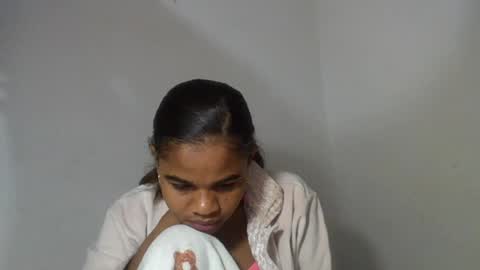 delphine online show from August 8, 1:05 am