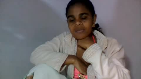 delphine online show from August 9, 5:19 am
