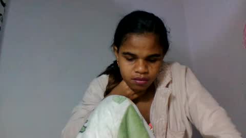 delphine online show from August 9, 9:49 pm