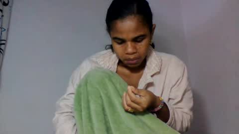 delphine online show from August 10, 6:04 am