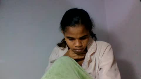 delphine online show from August 10, 6:31 pm
