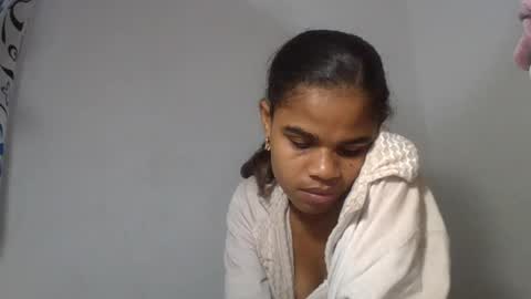 delphine online show from August 12, 7:49 pm