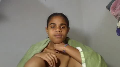 delphine online show from August 13, 6:00 pm