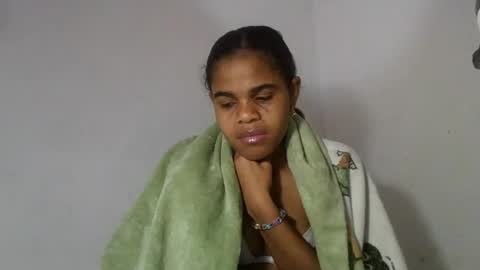 delphine online show from August 15, 5:44 am