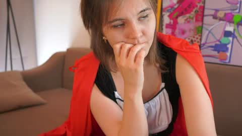 Hi my name is Sari nice to see you in my Room online show from August 12, 7:22 am