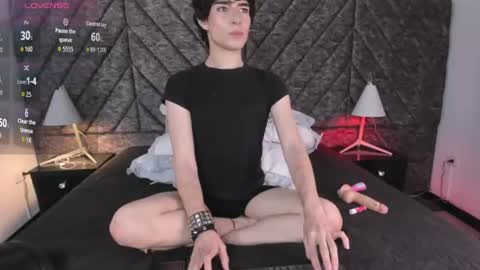   online show from June 3, 3:04 pm
