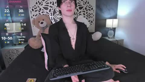   online show from June 11, 12:33 pm